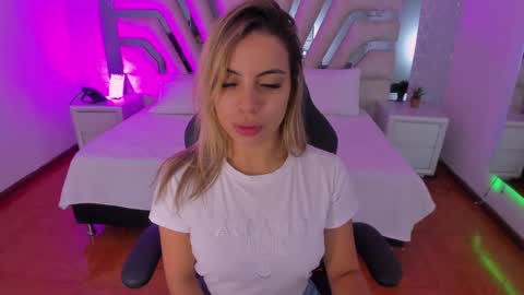 Emily online show from September 2025 10:59:02 AM