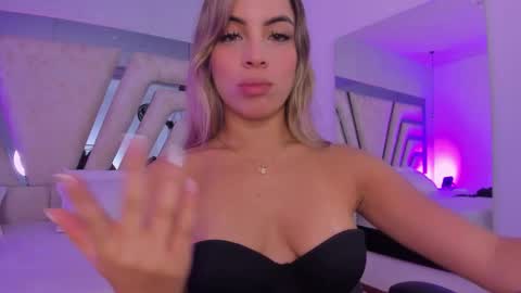 Emily online show from December 2025 11:48:01 AM