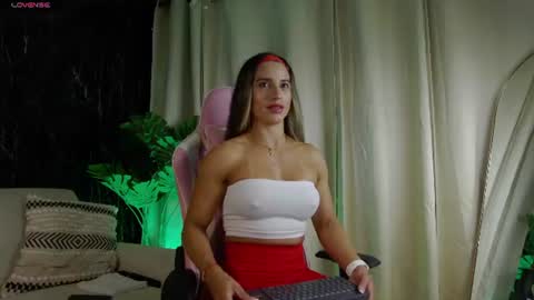 Snapshot of emily_foxx01 chatting on July 2026 12:12:01 AM Emily foxx01 online show from July 2026 12:12:01 AM