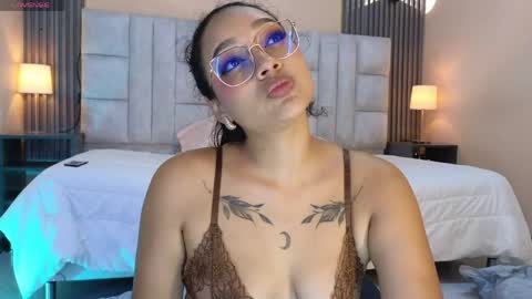 Snapshot of emily_foxyy chatting on June 2026 07:03:02 PM Emily online show from June 2026 07:03:02 PM