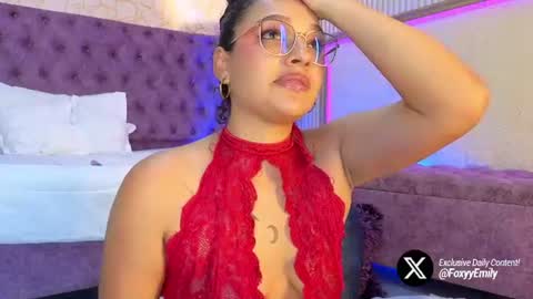 Snapshot of emily_foxyy chatting on July 2026 07:05:02 PM Emily online show from July 2026 07:05:02 PM