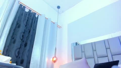 Emi  online show from January 2025 04:51:02 PM