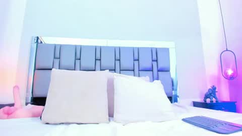 Emi  online show from January 2025 01:20:01 PM