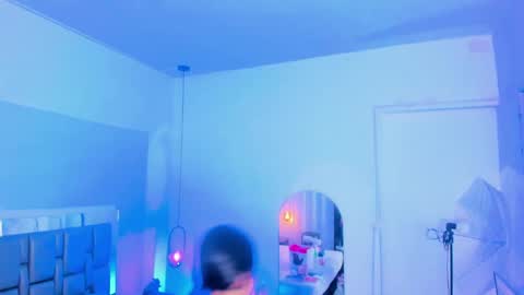 Emi  online show from February 2025 08:36:01 PM