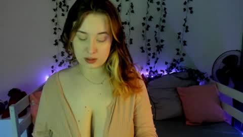 Snapshot of emily_gin chatting on January 2025 02:49:02 AM EMILY online show from January 2025 02:49:02 AM