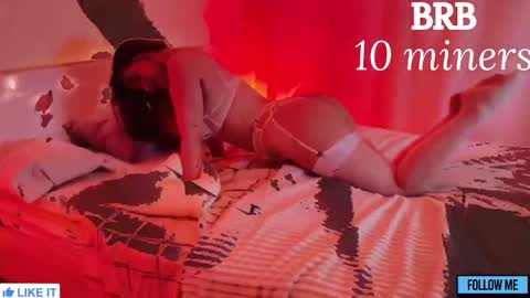 Snapshot of emily_gin chatting on September 2025 02:13:02 AM EMILY online show from September 2025 02:13:02 AM