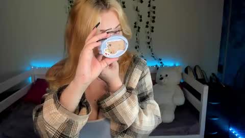 Snapshot of emily_gin chatting on October 2025 09:51:01 AM EMILY online show from October 2025 09:51:01 AM