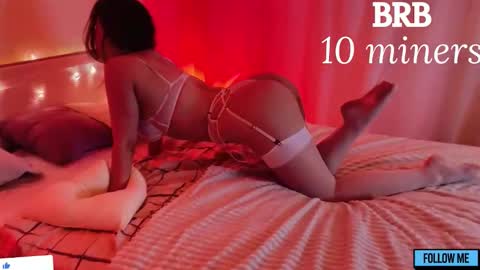 Snapshot of emily_gin chatting on December 2025 02:32:02 AM EMILY online show from December 2025 02:32:02 AM