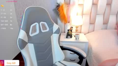 EMILY   Monday 5-2 am From Tuesday to Friday5-1 am Colombia time online show from January 2025 02:35:01 AM