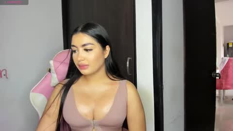 Snapshot of emily_huddson_ chatting on February 2025 07:23:02 PM independet model online show from February 2025 07:23:02 PM