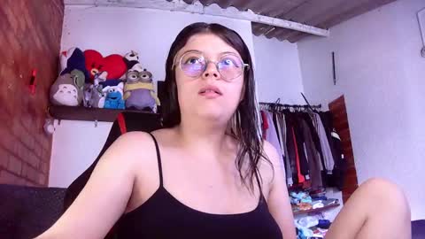 Julieta online show from February 2025 04:07:01 PM