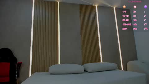 emily_kovac online show from November 2025 12:09:02 PM