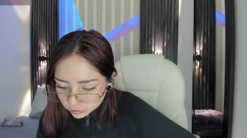 Emily online show from December 2025 03:06:01 PM