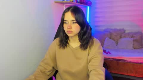 emily_lindey online show from October 2025 03:18:02 AM