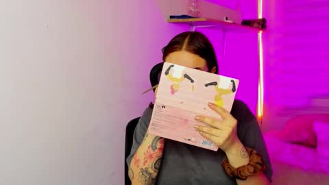 emily_lindey online show from December 2025 03:37:02 AM