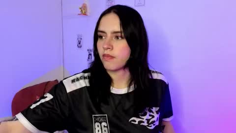 Snapshot of emily_lindey_ chatting on February 2026 04:42:02 AM Emily Lindey online show from February 2026 04:42:02 AM