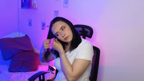 Emily Lindey online show from April 2026 03:56:01 AM