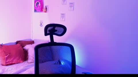 Snapshot of emily_lindey_ chatting on April 2026 04:38:01 AM Emily Lindey online show from April 2026 04:38:01 AM