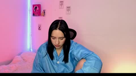 Snapshot of emily_lindey_ chatting on May 2026 04:52:02 AM Emily Lindey online show from May 2026 04:52:02 AM