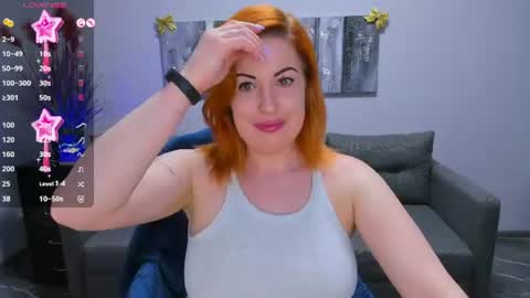 Snapshot of emily_midlton chatting on June 2026 01:09:02 PM Emily online show from June 2026 01:09:02 PM