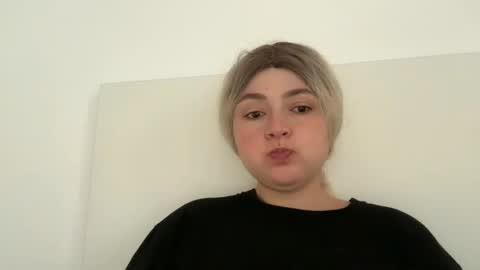 emily_morning_dew online show from October 2025 06:14:01 AM