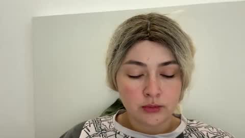 emily_morning_dew online show from October 2025 08:18:02 AM