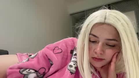 emily_morning_dew online show from November 2025 12:20:01 PM