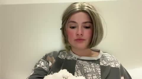 Snapshot of emily_morning_dew chatting on May 2026 06:12:02 PM emily_morning_dew online show from May 2026 06:12:02 PM