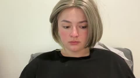 Snapshot of emily_morning_dew chatting on May 2026 04:07:02 AM emily_morning_dew online show from May 2026 04:07:02 AM
