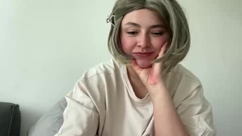 Snapshot of emily_morning_dew chatting on May 2026 01:17:01 PM emily_morning_dew online show from May 2026 01:17:01 PM