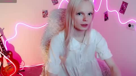 Lia online show from September 2025 05:24:02 PM