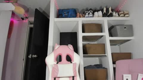 emily_palmeer online show from January 2025 02:33:02 AM