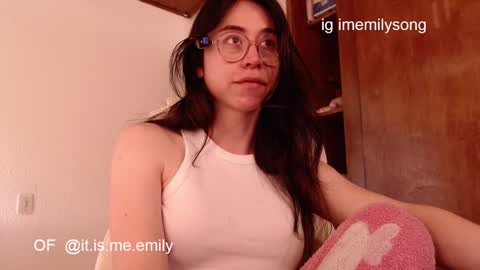 Snapshot of emily_pearl_ chatting on February 2026 03:50:02 PM emily_pearl_ online show from February 2026 03:50:02 PM