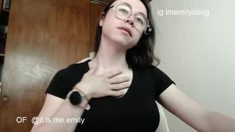 emily_pearl_ online show from June 2026 08:03:01 PM