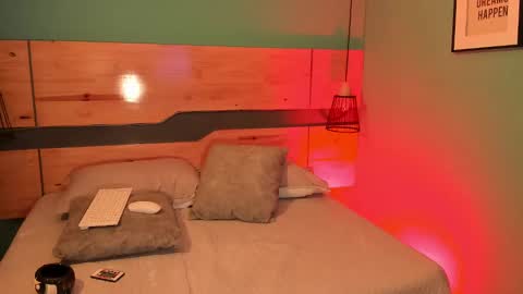 Emily  online show from September 2025 02:08:01 PM