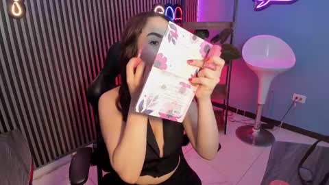 Emily  online show from September 2025 04:28:02 AM