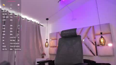 Emily online show from November 2025 07:35:02 PM