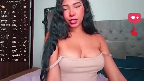 emily_rosse9 online show from November 2025 04:28:01 PM