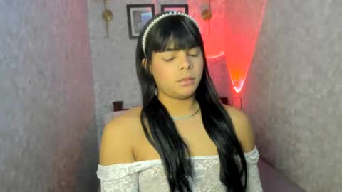Snapshot of emily_rosue_ chatting on July 2026 01:30:01 AM emily_rosue_ online show from July 2026 01:30:01 AM