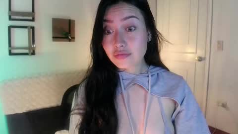 Emily  Swan online show from February 2025 01:57:01 AM