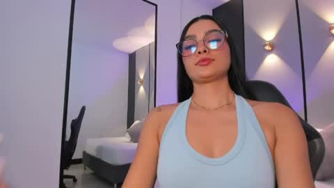 Snapshot of emily_tolson chatting on April 2026 07:31:02 PM emily_tolson online show from April 2026 07:31:02 PM