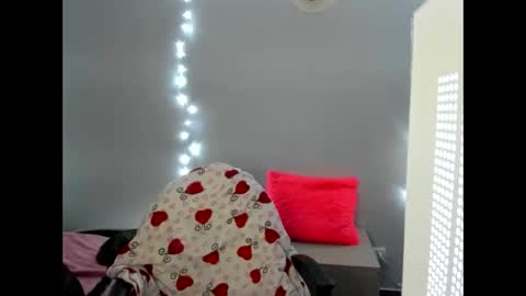 emily_vixen_ online show from October 2025 05:04:02 AM