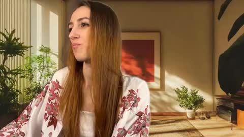 Lia online show from October 2025 05:11:01 PM