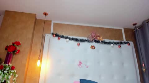 emilyadams0 online show from December 2024 10:27:02 PM