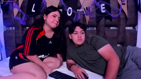 Snapshot of emilyandrew_ chatting on October 2025 05:09:02 AM Amily Andrew online show from October 2025 05:09:02 AM