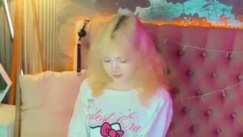 Snapshot of emilyangels chatting on July 2026 06:04:02 AM Baby Emelli online show from July 2026 06:04:02 AM
