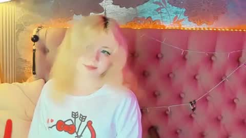 Snapshot of emilyangels chatting on July 2026 06:37:02 AM Baby Emelli online show from July 2026 06:37:02 AM