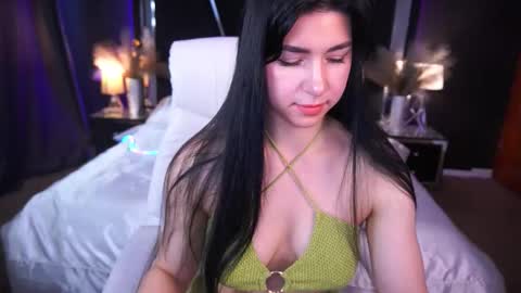 Emy online show from October 2025 07:23:02 AM