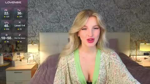 Snapshot of emilydancee chatting on April 2026 04:23:02 AM emilydancee online show from April 2026 04:23:02 AM