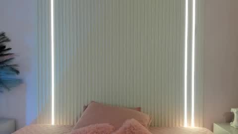 EMILY online show from December 2025 06:45:01 PM